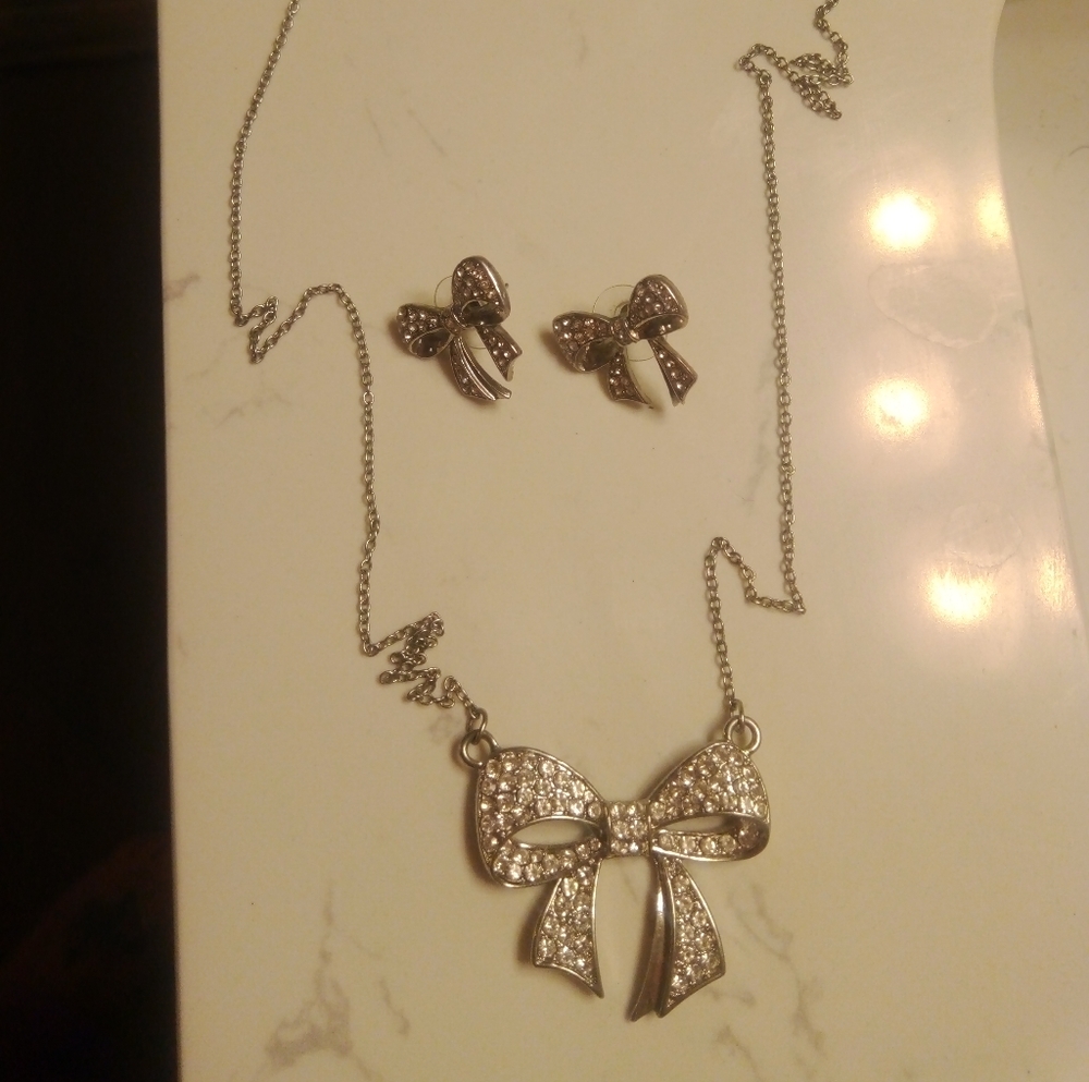 Bow necklace and earrings, worn once
